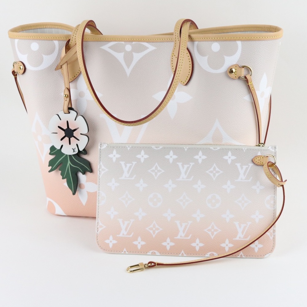 LOUIS VUITTON Monogram Giant By The Pool Neverfull MM Brume